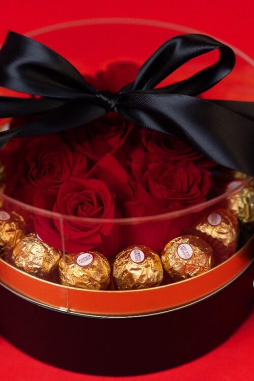 Composicion de Rosas y Chocolates